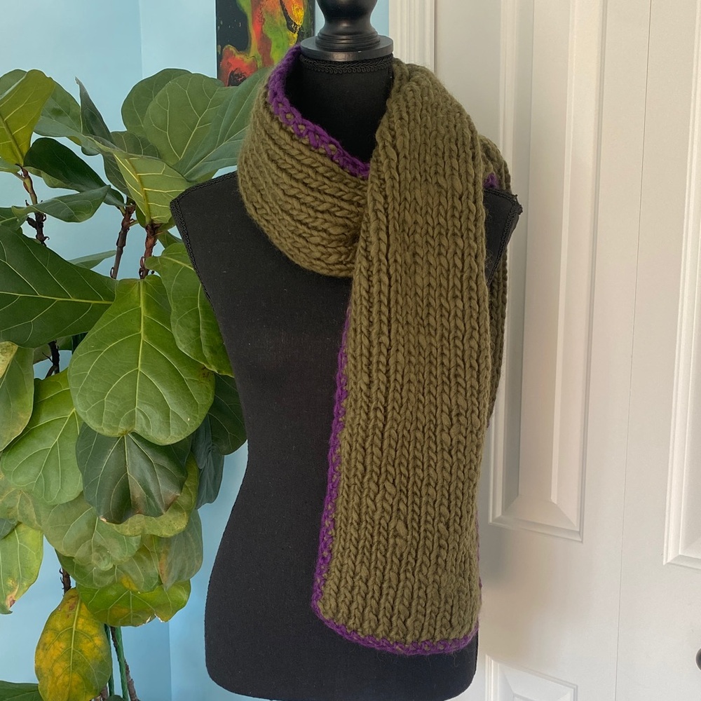 New Handmade Manos del Uruguay Olive Green & Purple Handcrafted Knit Scarf
